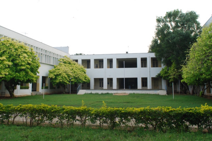 https://cache.careers360.mobi/media/colleges/social-media/media-gallery/7496/2018/10/5/College Building Of NGM college Coimbatore_Campus-View.jpg
